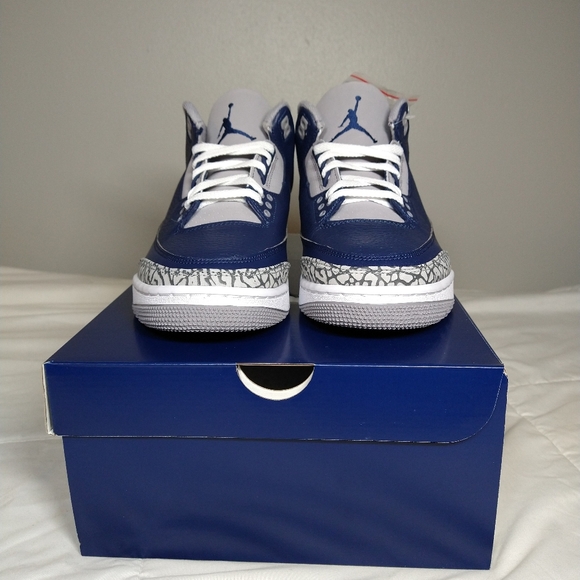 Jordan 3 Retro Georgetown - Picture 3 of 7